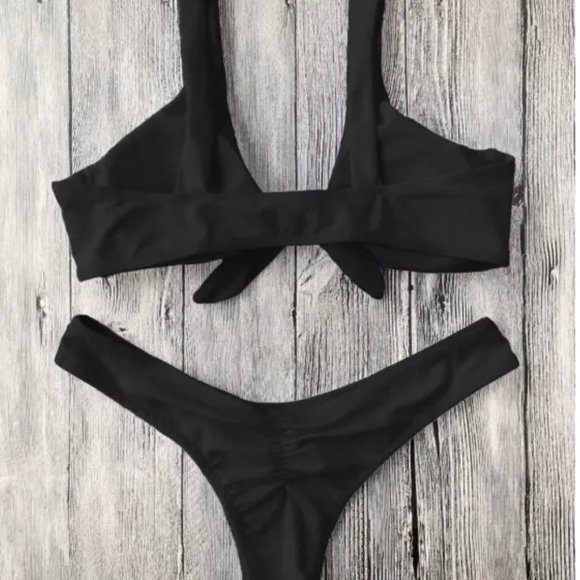 Scrunch Butt Knotted Thong Bikini - Black - Picture 4 of 8